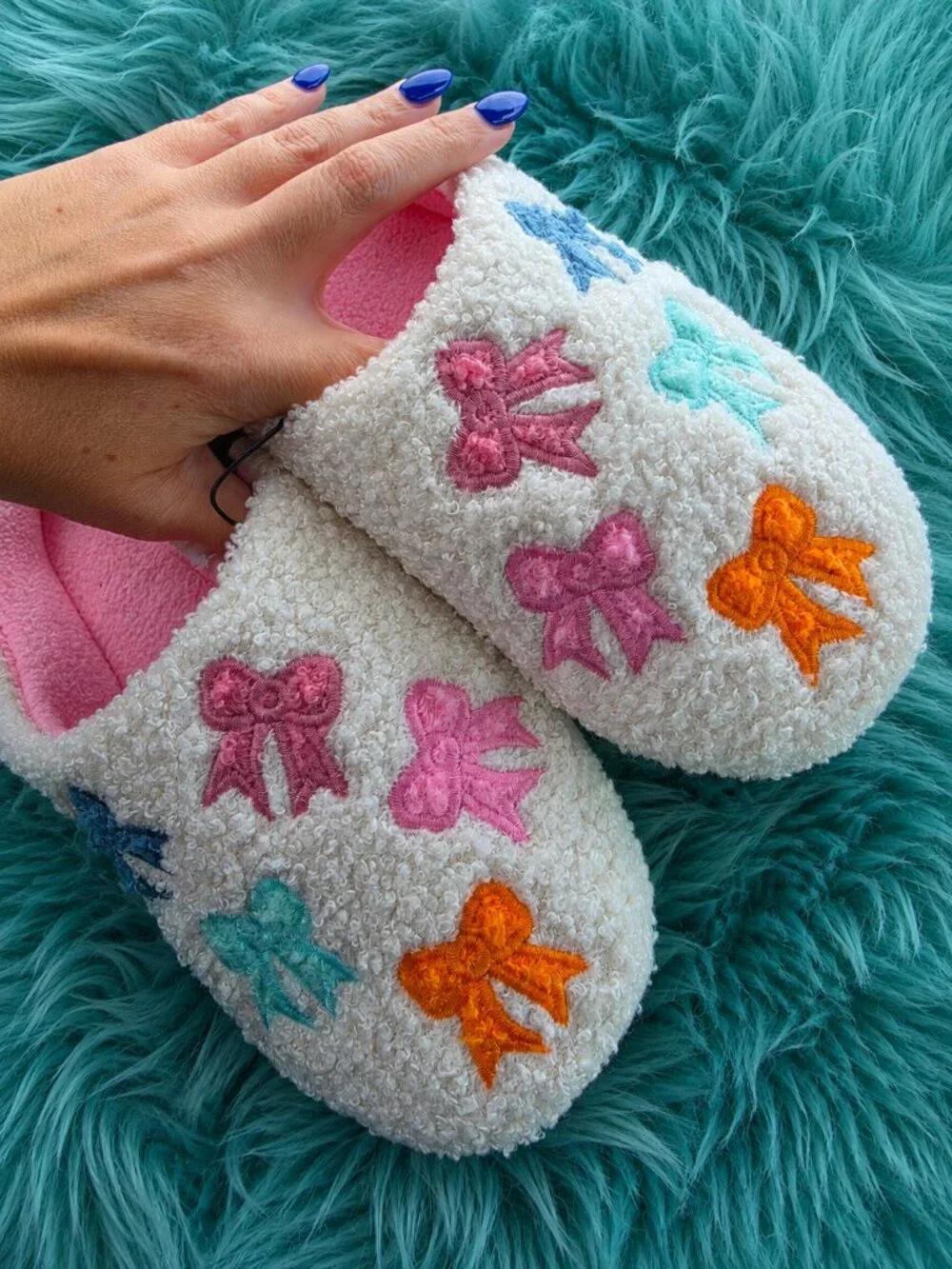 Wonder Nation Girls Fuzzy Bow Viral Scuff Slippers White Multicolor Size 2-3 Pin